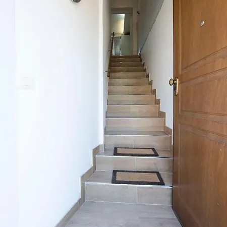 Apartamento 99 Via Esino *