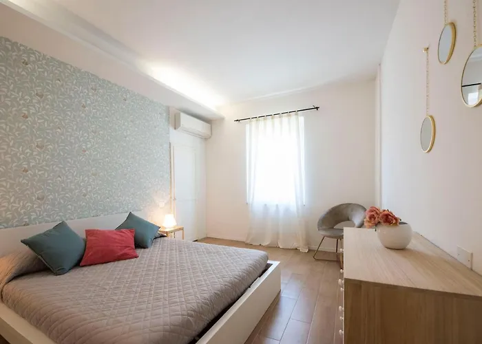 99 Via Esino * Ancona