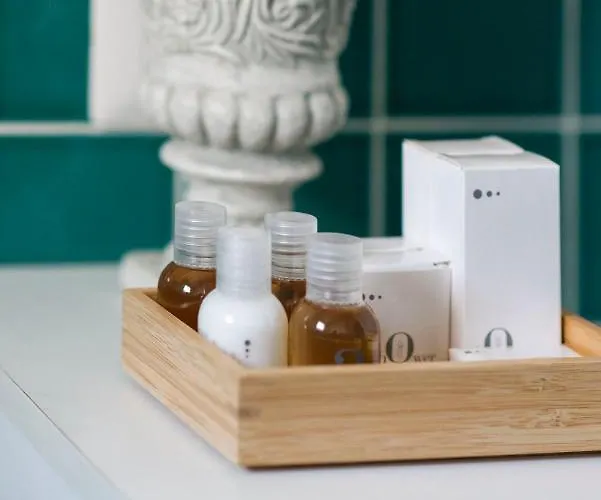 99 Via Esino Appartamento